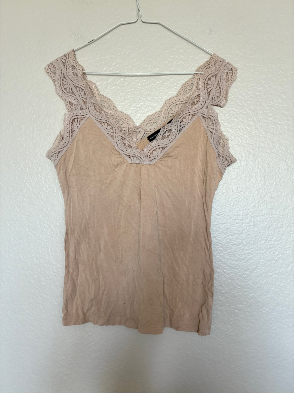 New York & Company Y2K Lace-Trim Camisole in Nude Blush Rayon Blend Size XS